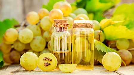 با خواص جالب روغن هسته انگور آشنا شوید با خواص جالب روغن هسته انگور آشنا شوید
